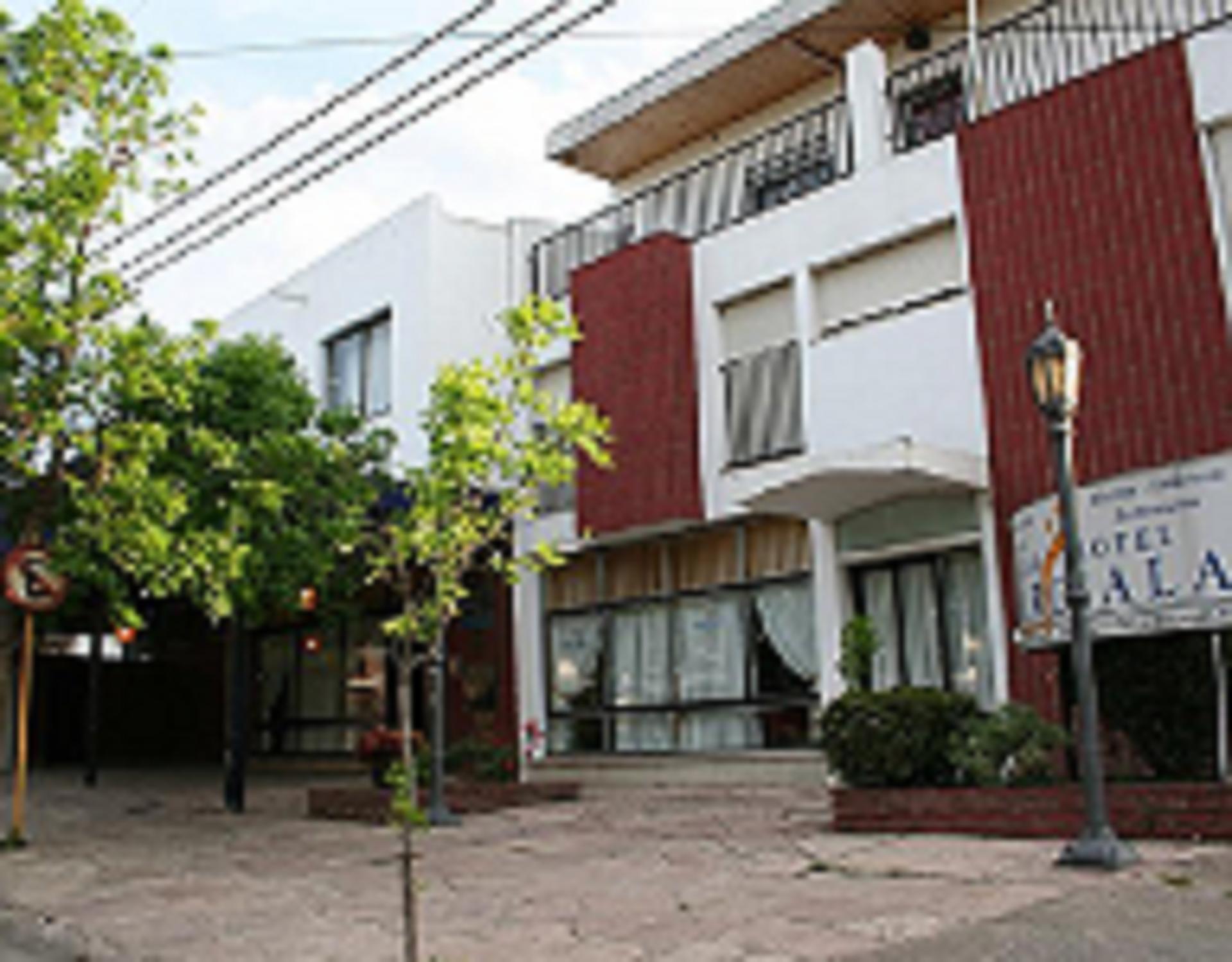 Hotel Marciala Villa Carlos Paz Bagian luar foto